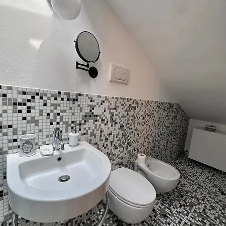 “a Casa Di Sally” Apartment Pesaro